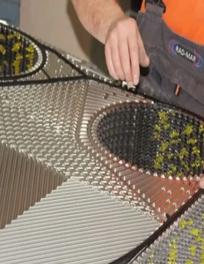 Klejenie uszczelek płyt wymiennika ciepła