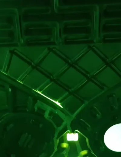 Pęknięcie płyty wymiennika ciepła wykryte metodą UV